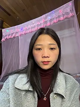 Snapshot of thaoyeuuu chatting on 11.24.25 thaoyeuuu online show from 11.24.25