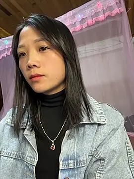 Snapshot of thaoyeuuu chatting on 11.27.25 thaoyeuuu online show from 11.27.25