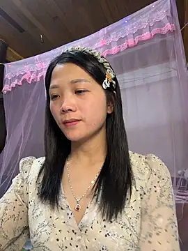 Snapshot of thaoyeuuu chatting on 11.30.25 thaoyeuuu online show from 11.30.25