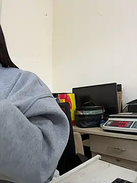 Snapshot of thaoyeuuu chatting on 12.15.25 thaoyeuuu online show from 12.15.25