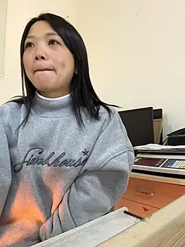 Snapshot of thaoyeuuu chatting on 12.16.25 thaoyeuuu online show from 12.16.25