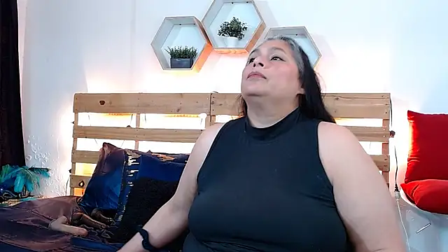 Snapshot of sheila_reeves2772 chatting on 10.24.25 sheila reeves2772 online show from 10.24.25