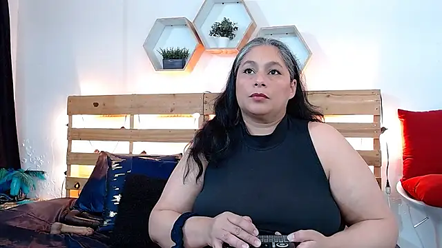 Snapshot of sheila_reeves2772 chatting on 11.24.25 sheila reeves2772 online show from 11.24.25