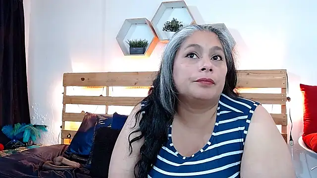 Snapshot of sheila_reeves2772 chatting on 11.28.25 sheila reeves2772 online show from 11.28.25