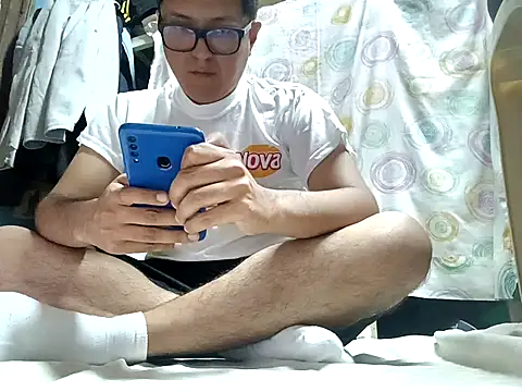 Snapshot of Kj_Gigolo chatting on 04.05.26 Kj Gigolo online show from 04.05.26