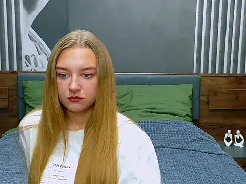 DarcyWilsy online show from 10.14.25