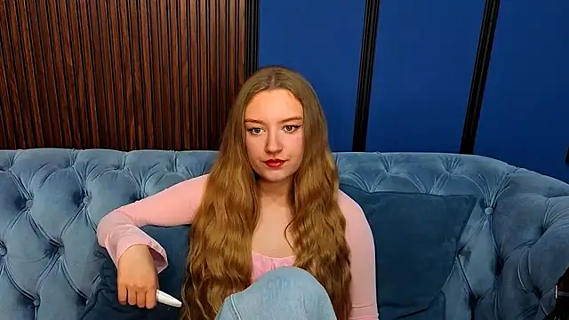 DarcyWilsy online show from 11.19.25