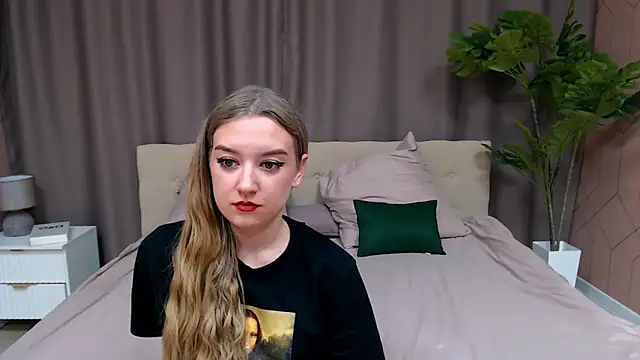 DarcyWilsy online show from 11.23.25