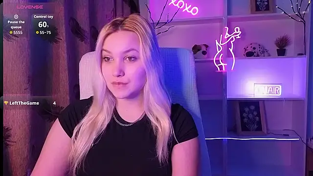 Snapshot of adrelaxina chatting on 02.14.26 adrelaxina online show from 02.14.26