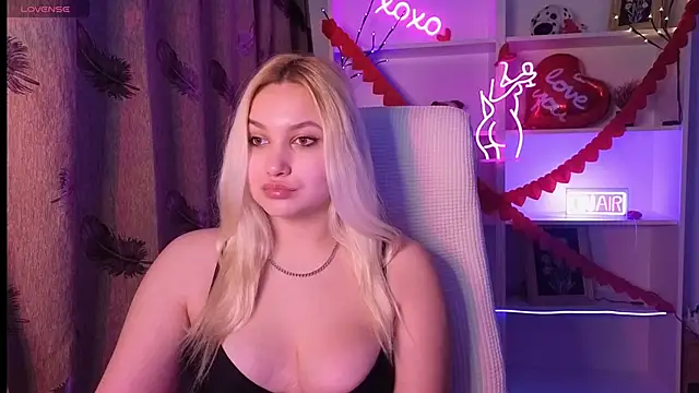 Snapshot of adrelaxina chatting on 02.15.26 adrelaxina online show from 02.15.26