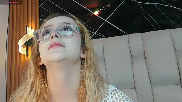 kristal joi dl online show from 11.08.25