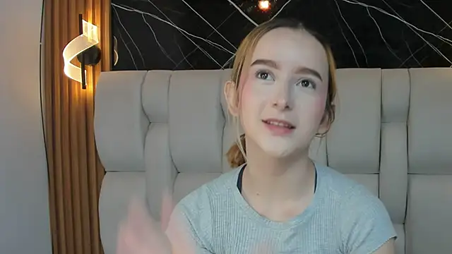 kristal joi dl online show from 12.04.25