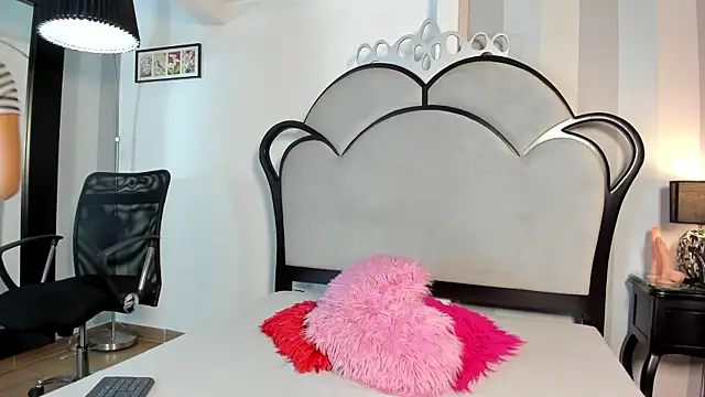 MiaAmore  online show from 06.18.26