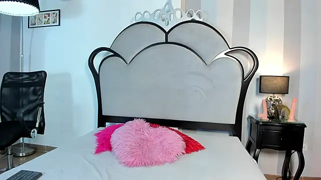 MiaAmore  online show from 06.30.26