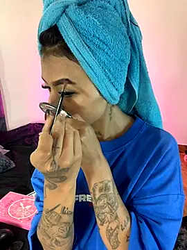 Snapshot of Dirty_isabella18 chatting on 10.15.25 Dirty isabella18 online show from 10.15.25