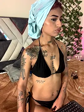 Snapshot of Dirty_isabella18 chatting on 12.19.25 Dirty isabella18 online show from 12.19.25