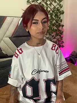 Snapshot of Dirty_isabella18 chatting on 12.20.25 Dirty isabella18 online show from 12.20.25