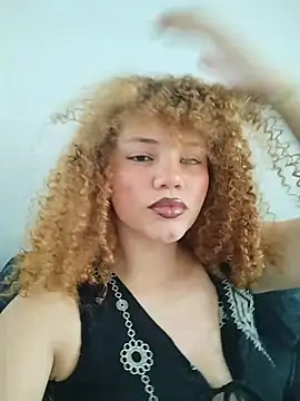 Snapshot of SirenRouge_69 chatting on 02.04.26 SirenRouge 69 online show from 02.04.26