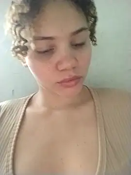 Snapshot of SirenRouge_69 chatting on 02.12.26 SirenRouge 69 online show from 02.12.26