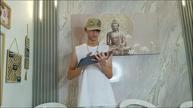 BEAUTY BOYS1 online show from 02.12.26