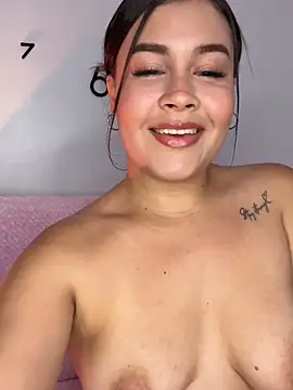 Snapshot of Bella-kim- chatting on 09.13.25 Bella-kim- online show from 09.13.25