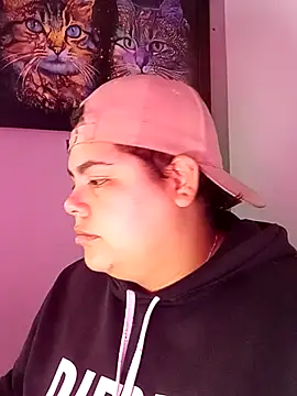 Snapshot of Hailey_Curvy chatting on 10.07.25 Hailey Curvy online show from 10.07.25