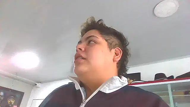 Snapshot of Hailey_Curvy chatting on 11.09.25 Hailey Curvy online show from 11.09.25