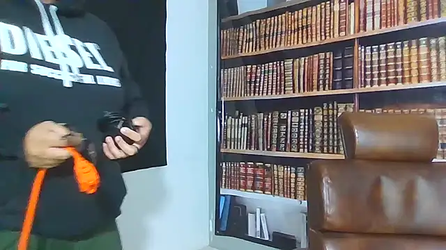 Snapshot of Hailey_Curvy chatting on 11.10.25 Hailey Curvy online show from 11.10.25