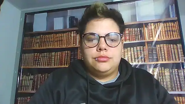 Snapshot of Hailey_Curvy chatting on 11.11.25 Hailey Curvy online show from 11.11.25