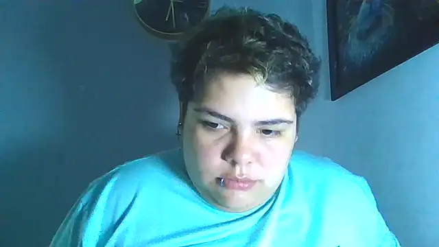 Snapshot of Hailey_Curvy chatting on 11.30.25 Hailey Curvy online show from 11.30.25