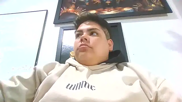 Snapshot of Hailey_Curvy chatting on 12.16.25 Hailey Curvy online show from 12.16.25