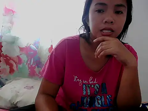 Snapshot of RicenTits chatting on 11.08.25 RicenTits online show from 11.08.25