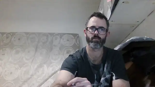 Snapshot of whatYwantMorrre chatting on 11.23.25 whatYwantMorrre online show from 11.23.25