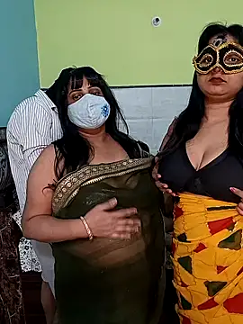 Snapshot of Hot_modal chatting on 11.14.25 Hot modal online show from 11.14.25