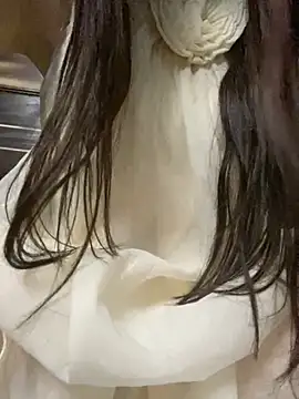 Leyleisanmay online show from 10.30.25