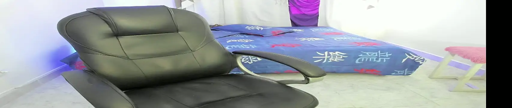 Snapshot of Aron_Boyy chatting on 09.30.25 Aron Boyy online show from 09.30.25