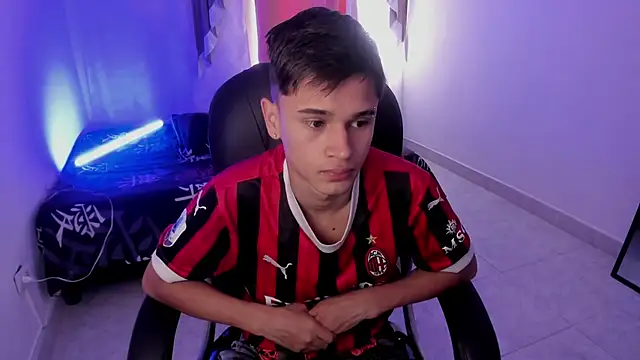 Aron Boyy online show from 12.19.25