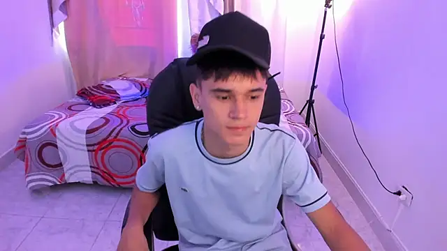 Aron Boyy online show from 04.24.26