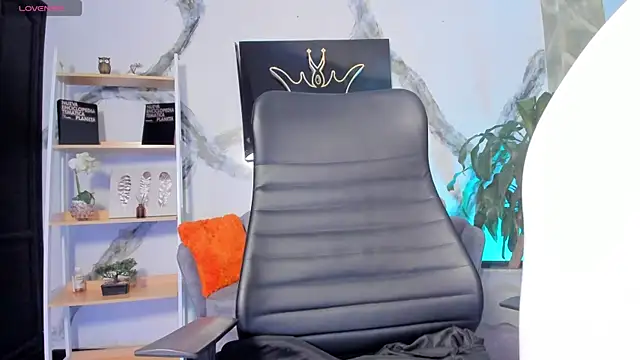 AnaRuiz1  online show from 12.19.25