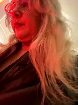 Snapshot of Lucy_Milf_474 chatting on 11.01.25 Lucy Milf 474 online show from 11.01.25