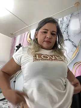 Snapshot of Lucy_Milf_474 chatting on 11.10.25 Lucy Milf 474 online show from 11.10.25