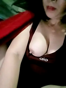 Snapshot of Surrilove chatting on 12.14.25 Surrilove online show from 12.14.25