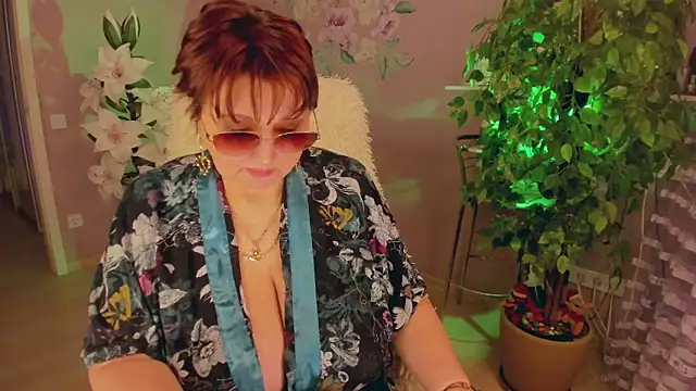 Snapshot of rebekkacharm chatting on 09.27.25 rebekkacharm online show from 09.27.25