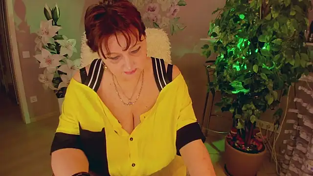 Snapshot of rebekkacharm chatting on 10.03.25 rebekkacharm online show from 10.03.25