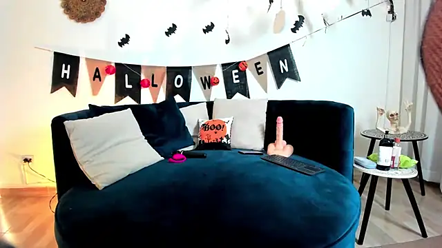 Snapshot of alissonbronw____ chatting on 10.21.25 alissonbronw online show from 10.21.25