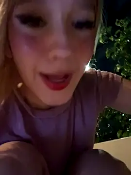 Snapshot of SweetBunnyGF chatting on 10.29.25 SweetBunnyGF online show from 10.29.25