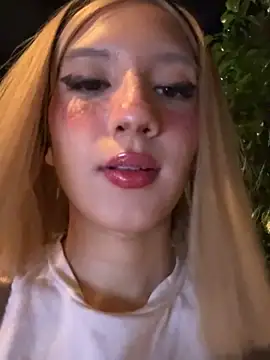 Snapshot of SweetBunnyGF chatting on 11.20.25 SweetBunnyGF online show from 11.20.25