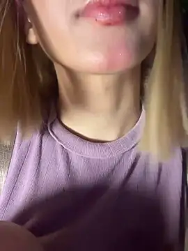 Snapshot of SweetBunnyGF chatting on 12.02.25 SweetBunnyGF online show from 12.02.25