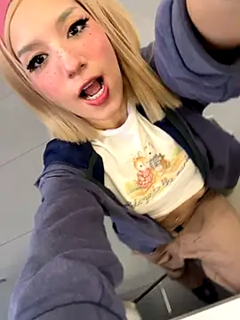 Snapshot of SweetBunnyGF chatting on 12.05.25 SweetBunnyGF online show from 12.05.25