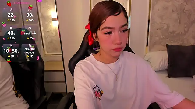 doll eyees  online show from 10.11.25